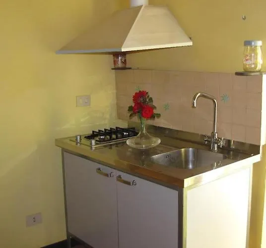 On The Way To The Marina * 코르니글리오