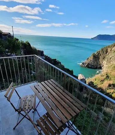 On The Way To The Marina Apartment Corniglia